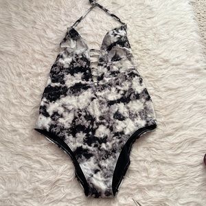 HOLLISTER MARBLE CLOUD ONE PIECE